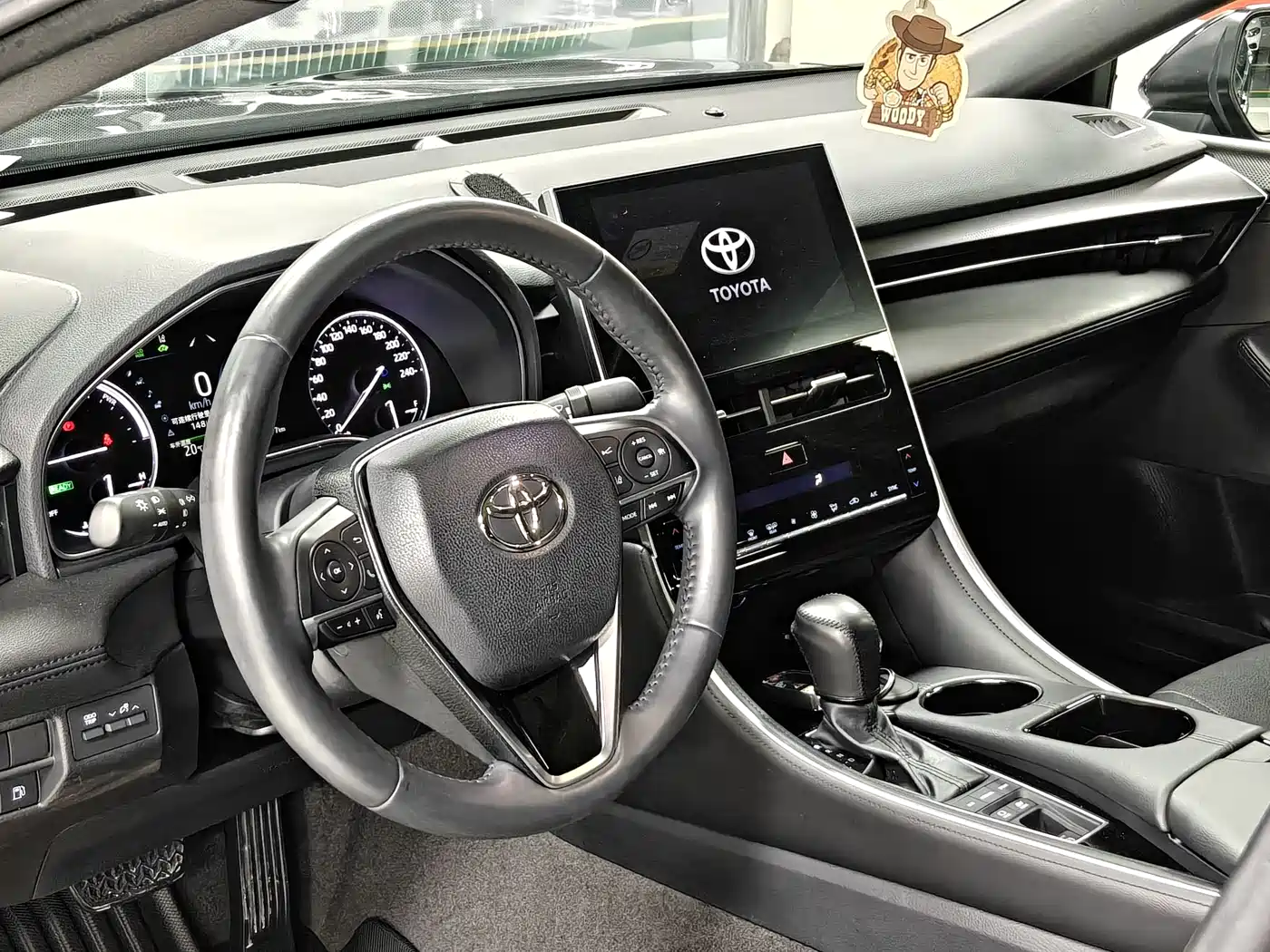 Toyota Avalon 2023 Hybrid 2.5L Luxury Edition фото 8