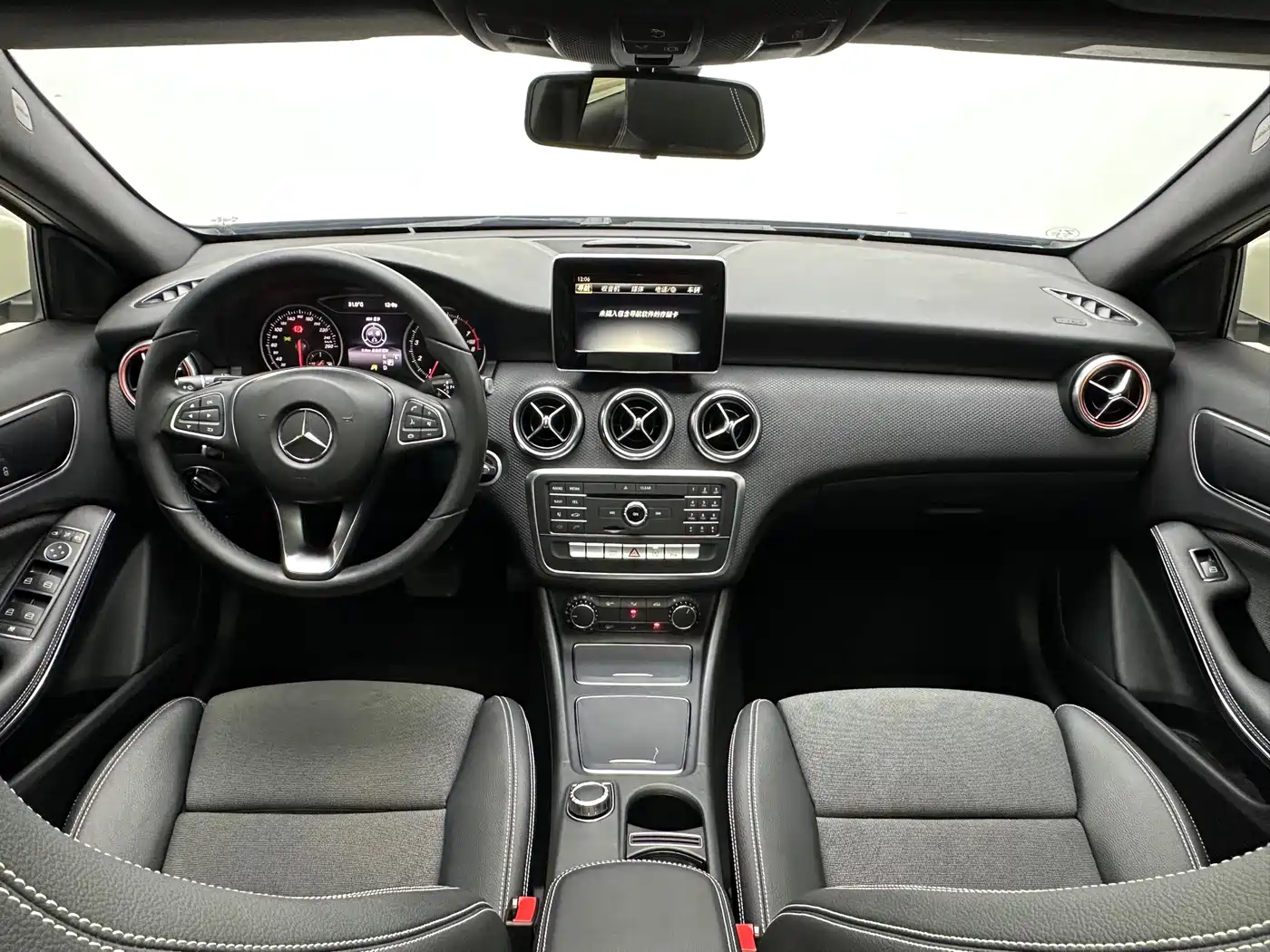 Mercedes-Benz A-Class (Import) 2017 A 200 Dynamic Edition фото 9