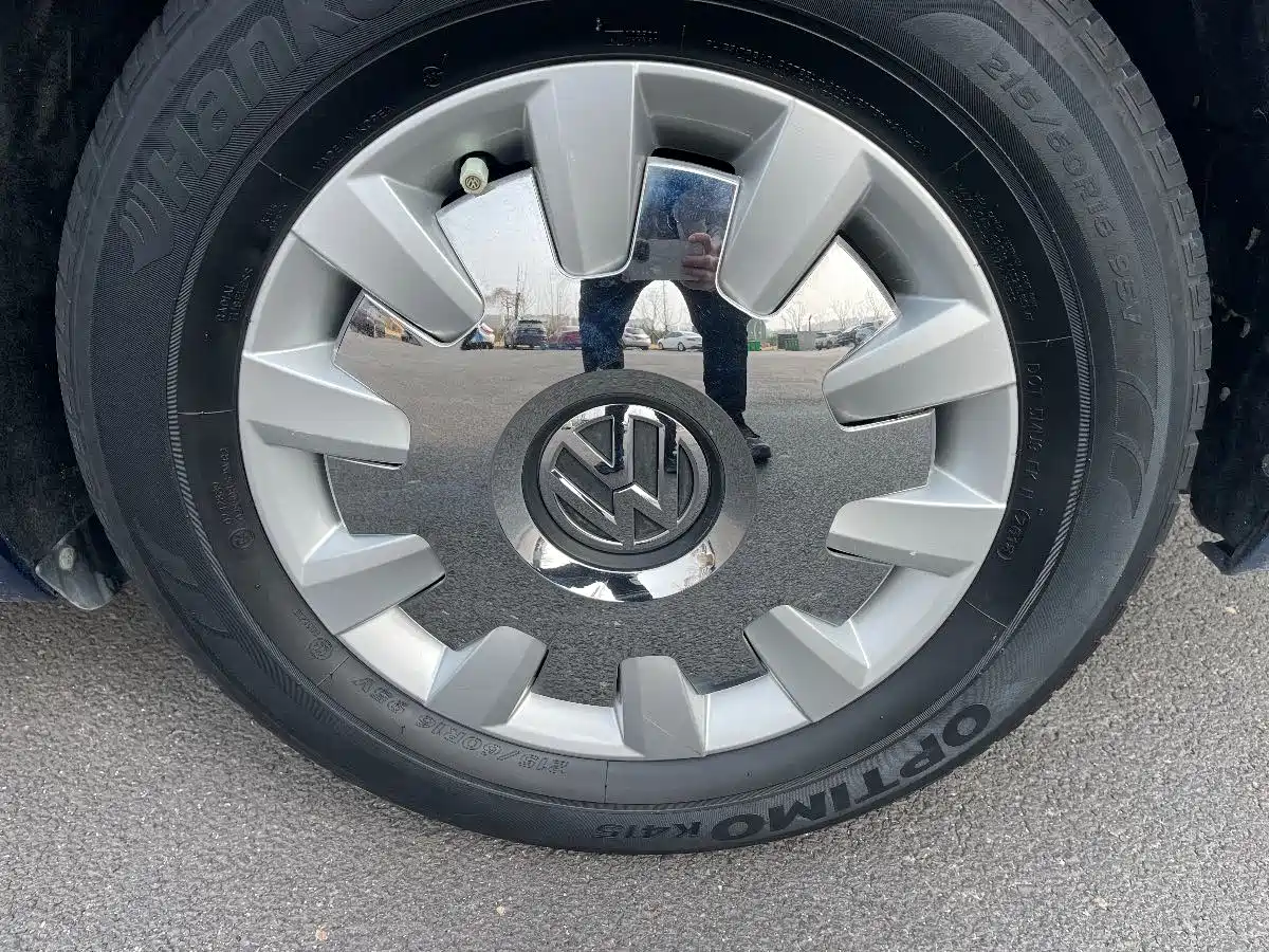 Volkswagen Beetle 2018 180TSI Easy Joy Edition фото 8