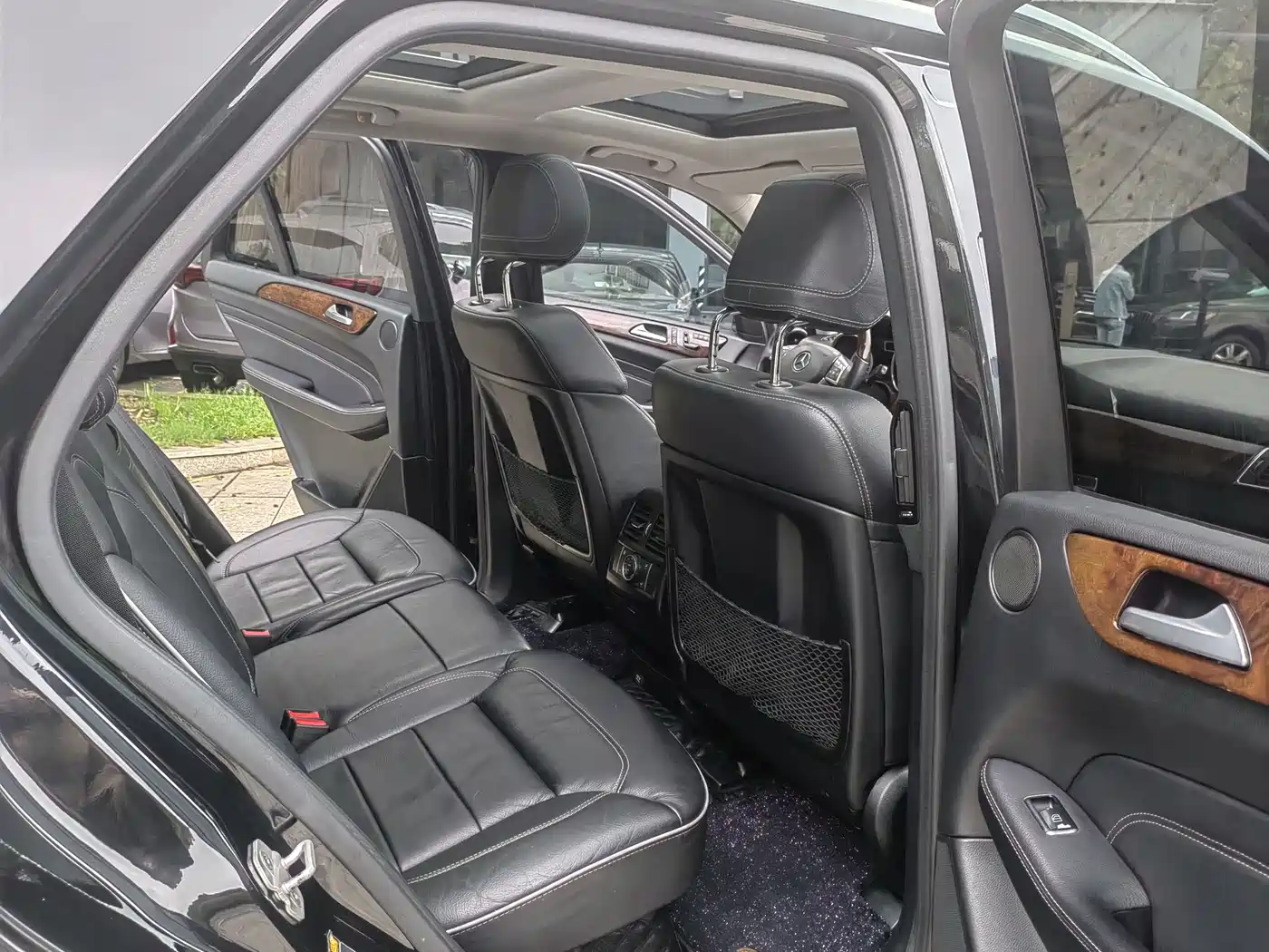 Mercedes-Benz M-Class 2012 Model ML 350 Luxury фото 10