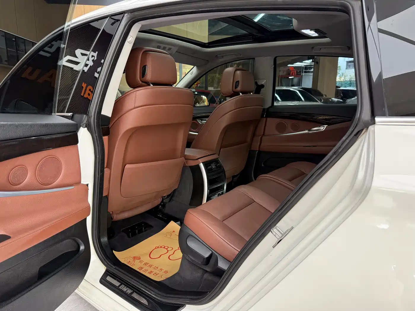 BMW 5 Series GT 2013 535i Elegance фото 25