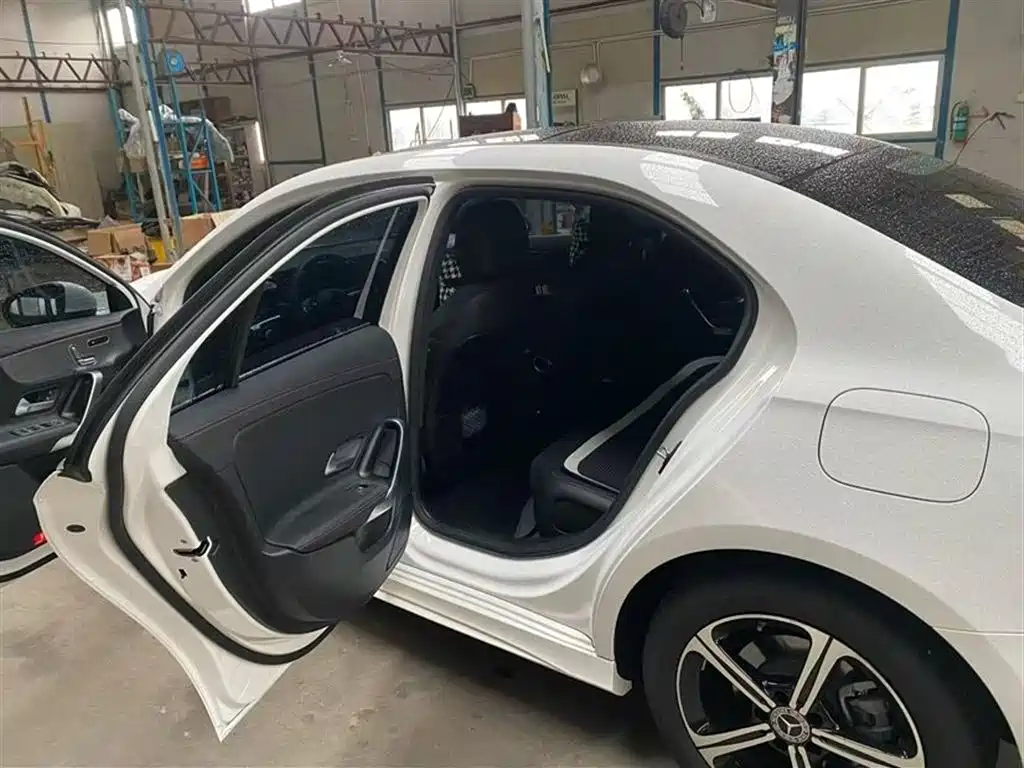 Mercedes-Benz A-Class 2025 A 200 L Fashion Edition фото 6