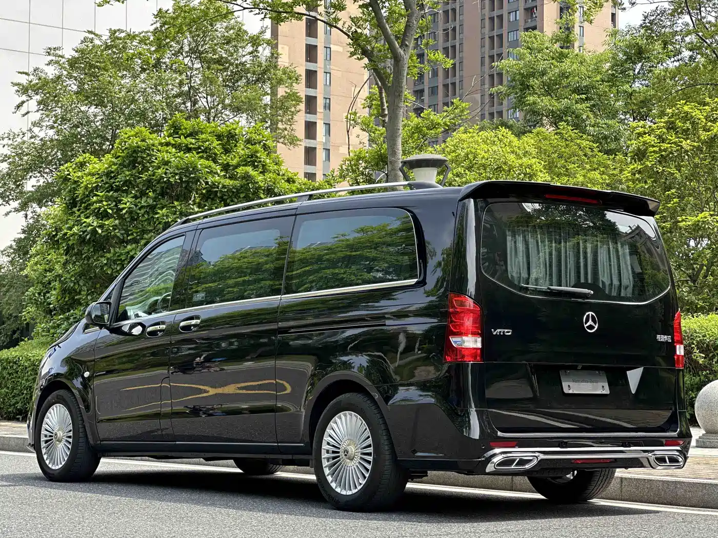 Mercedes-Benz Vito 2023 2.0T Business 7-Seater фото 4