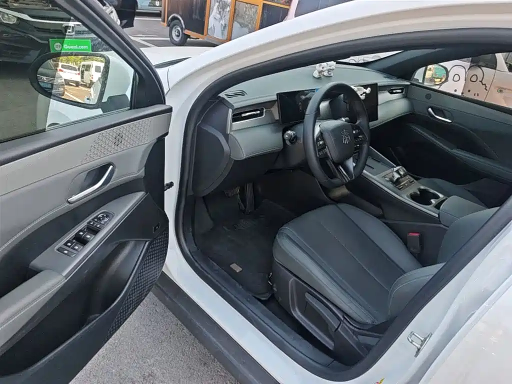 BYD Qin PLUS 2025 DM-i Smart Drive 55KM Leader фото 16