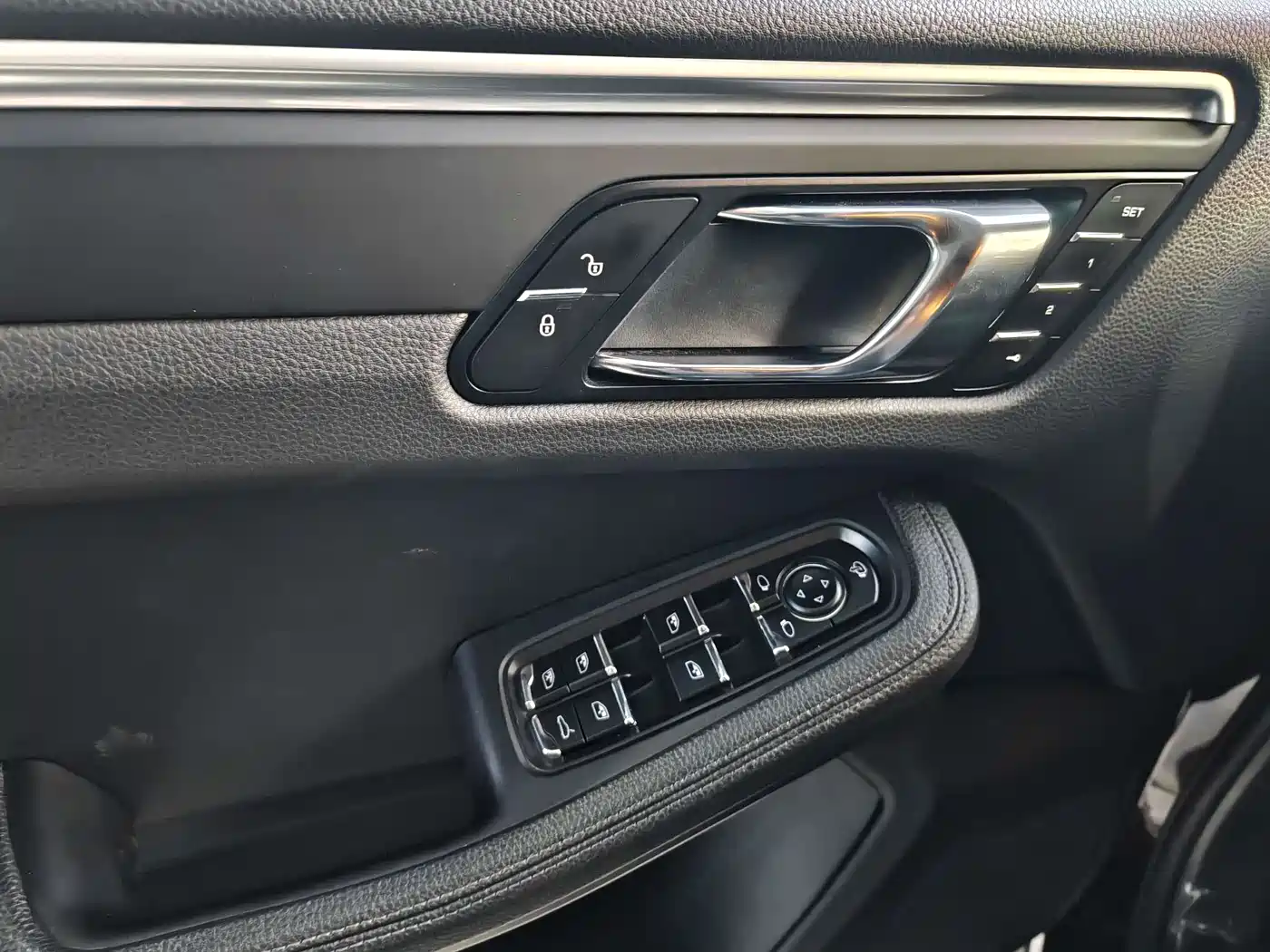 Porsche Macan 2017 Macan 2.0T фото 8