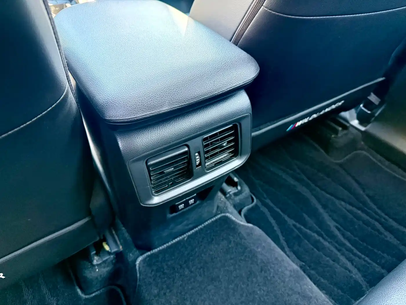Toyota Wildlander 2021 2.0L CVT 2WD Luxury Edition фото 19