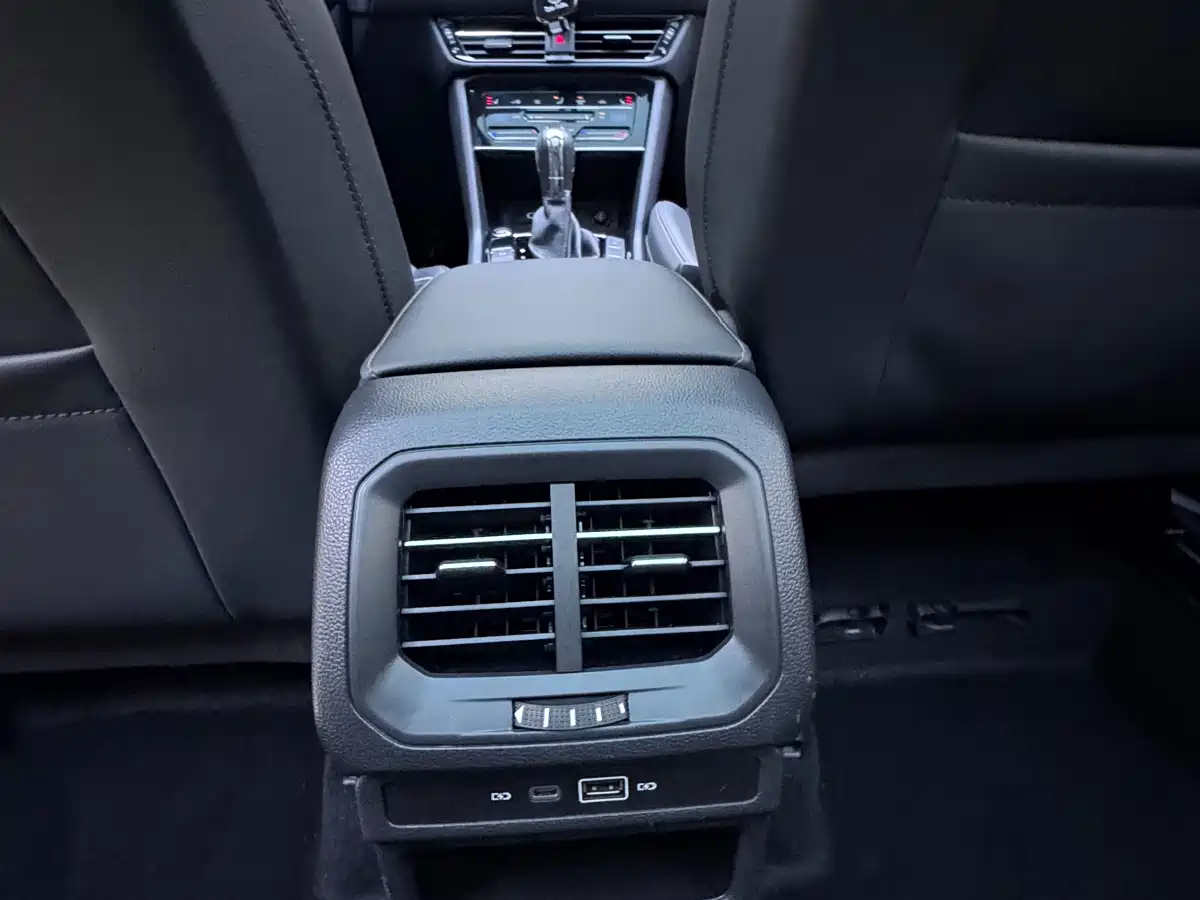 Volkswagen Tharu 2021 Model 280TSI 2WD Luxury Edition фото 12
