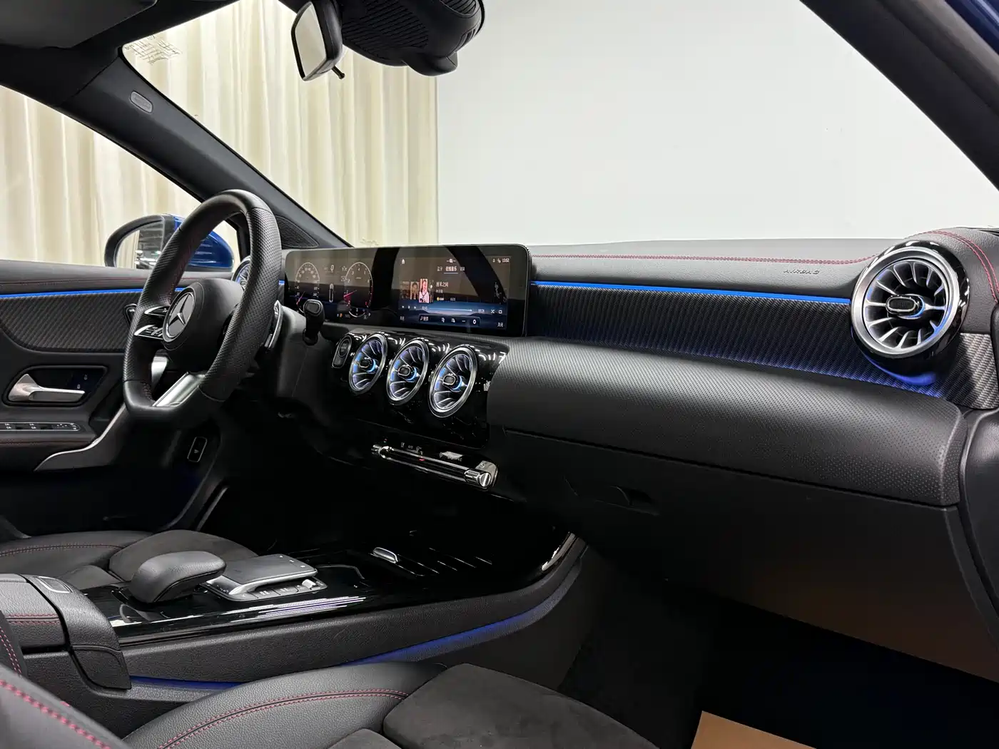 Mercedes-Benz A-Class 2024 A 200 L Fashion Edition фото 12