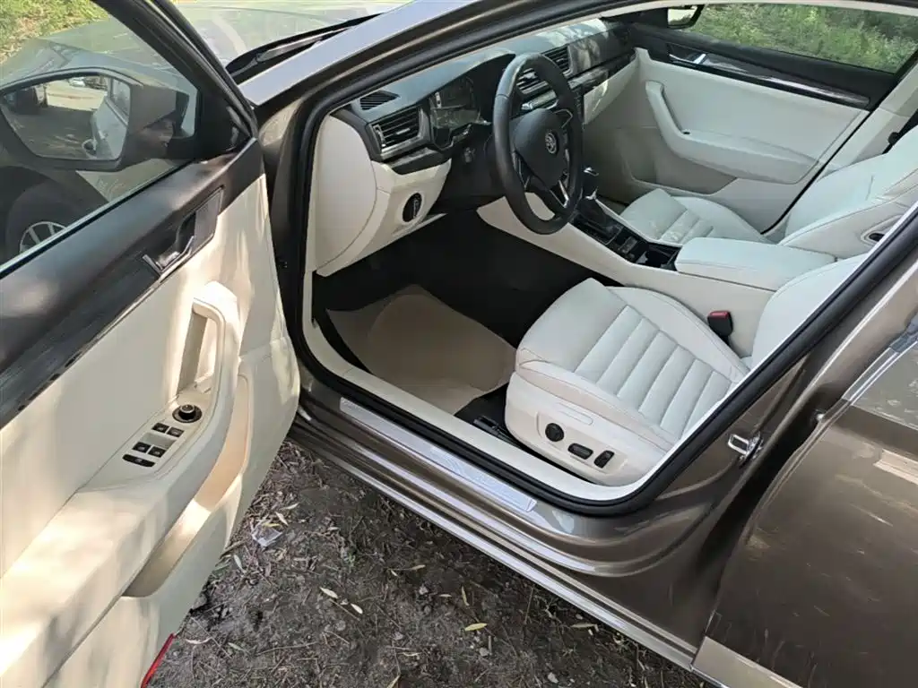 Škoda Superb 2016 TSI330 DSG Smart Edition фото 16