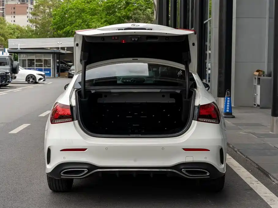 Mercedes-Benz A-Class 2021 A 200 L Sport Sedan Fashion Edition фото 10