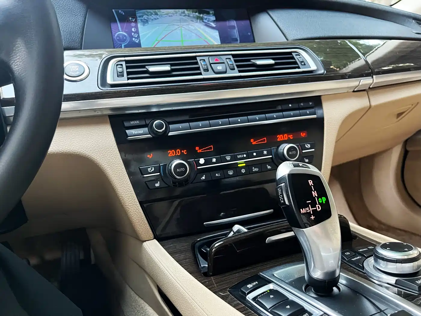 BMW 7 Series 2009 730Li Leading фото 13