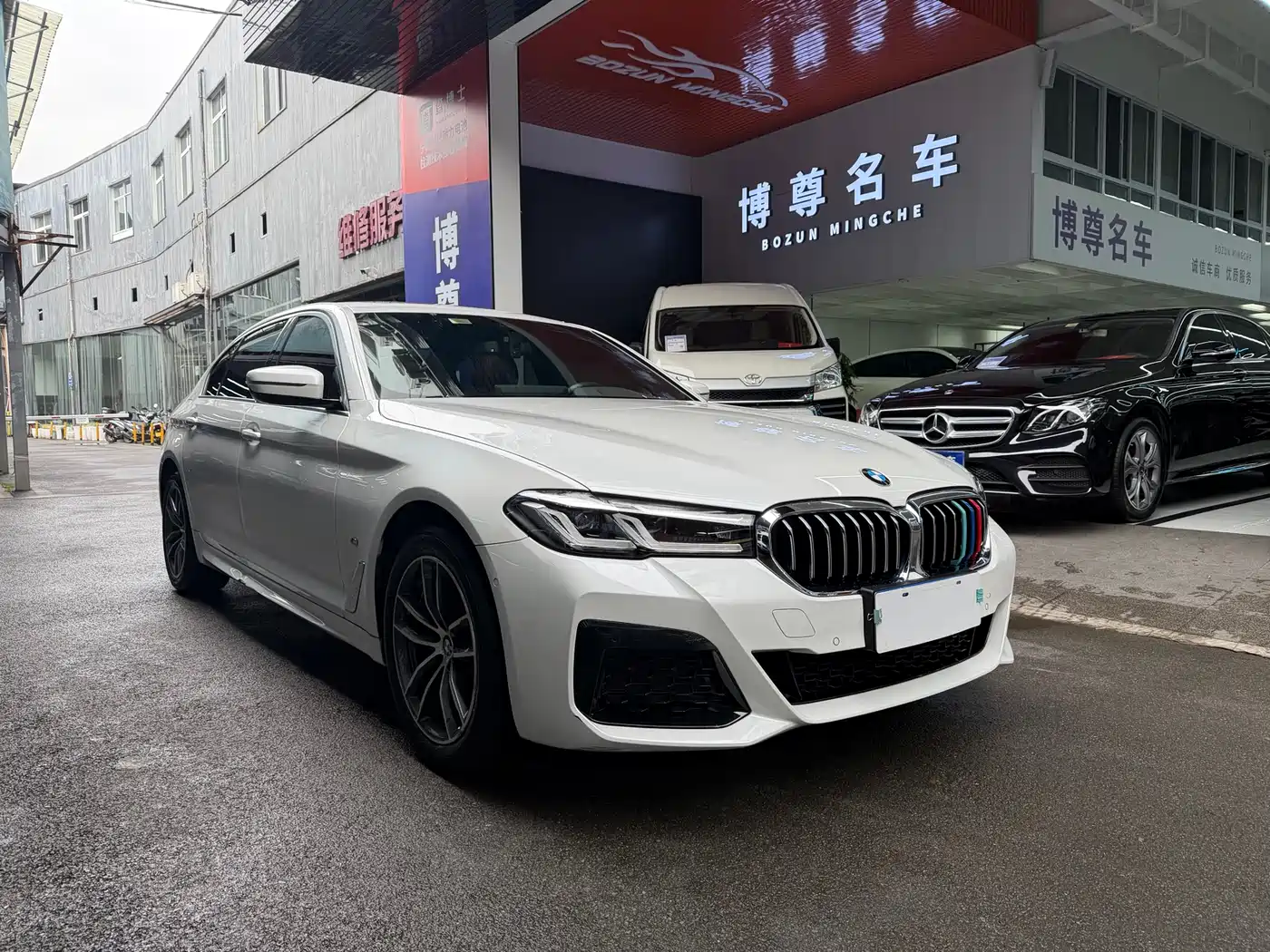 BMW 5 SERIES