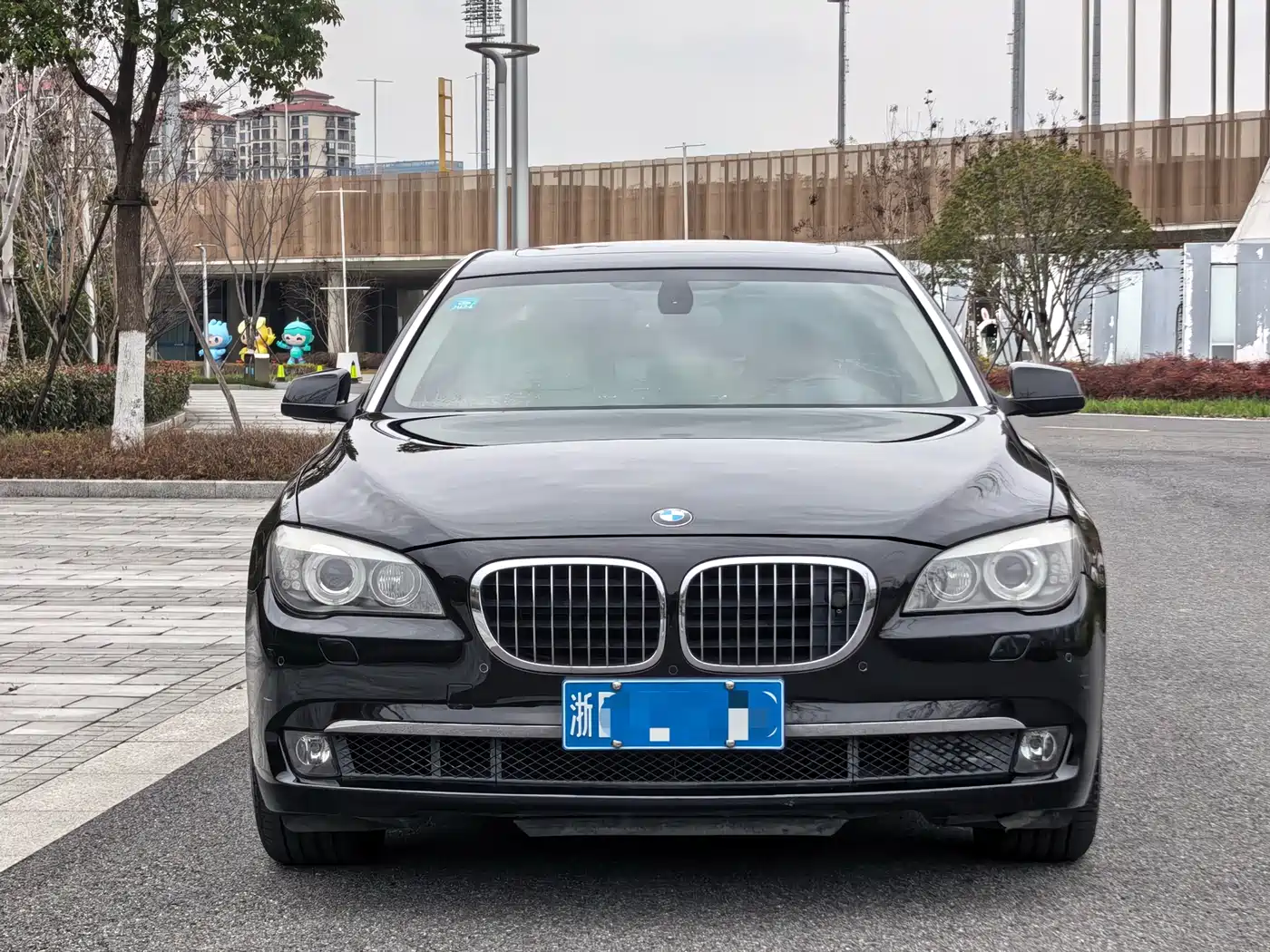 BMW 7 Series 2009 740Li Premium фото 2