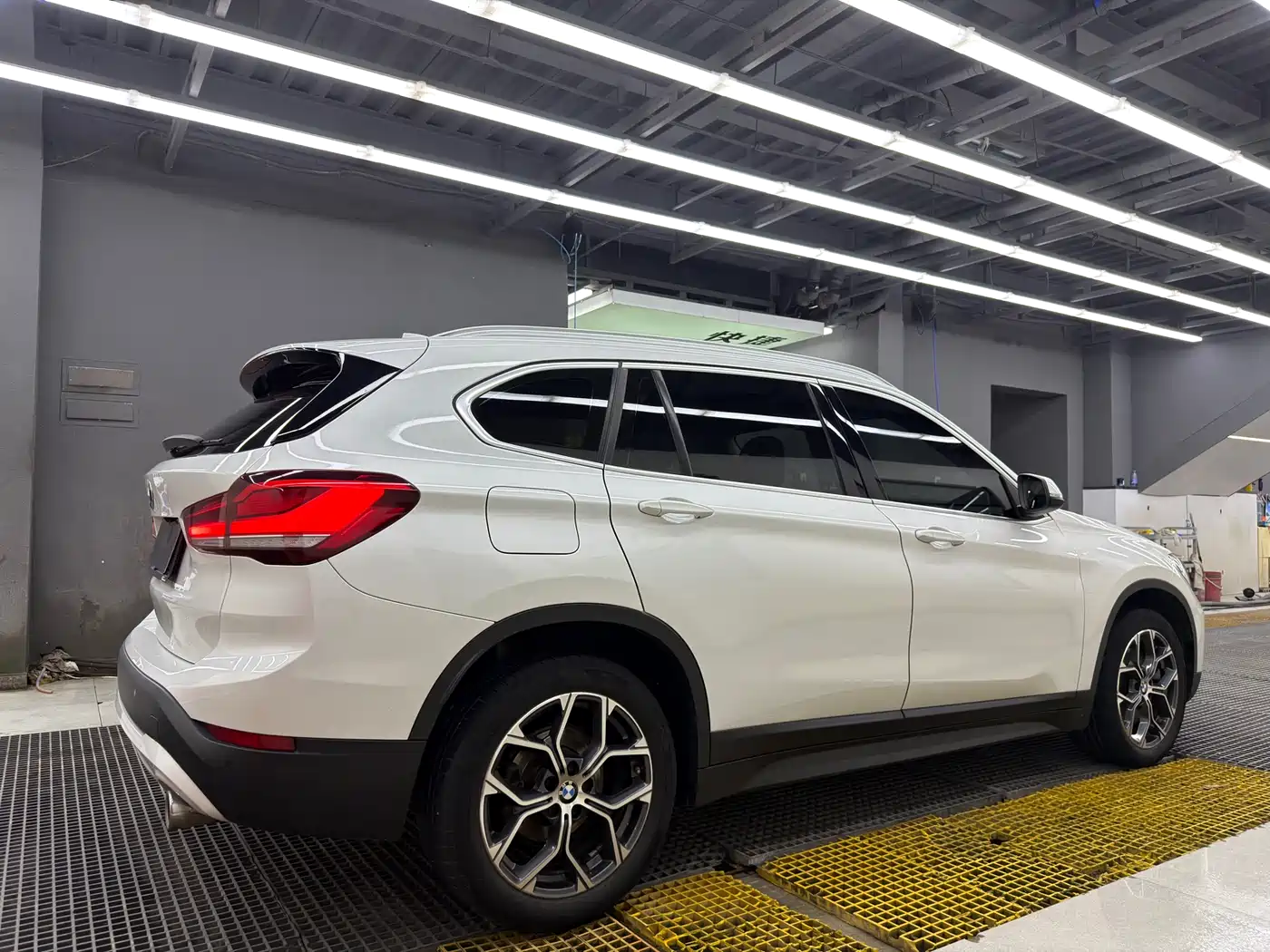 BMW X1 2022 sDrive25Li Leading фото 4