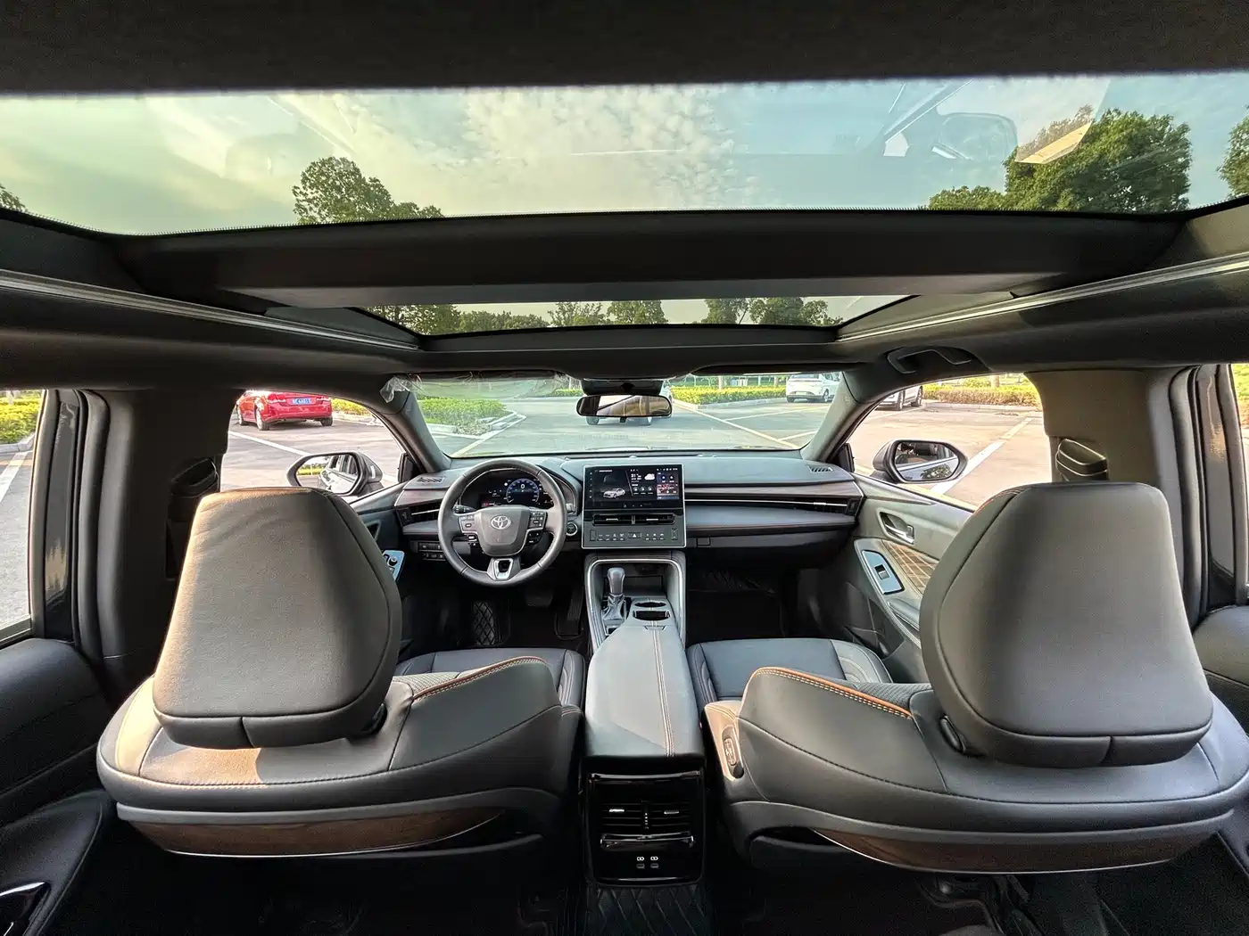 Toyota Avalon 2024 Hybrid 2.0L Luxury Edition фото 10