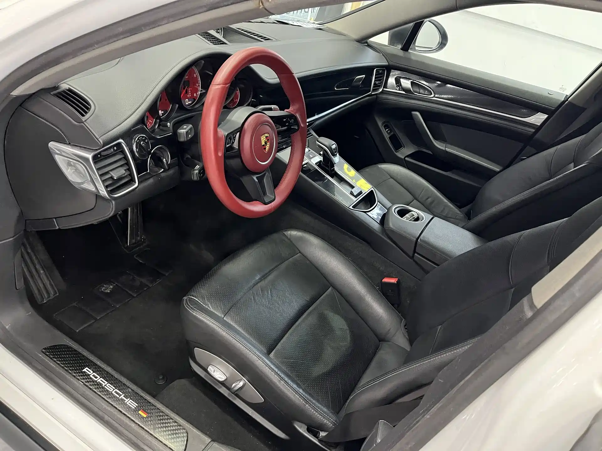 صورة 17 - Porsche Panamera