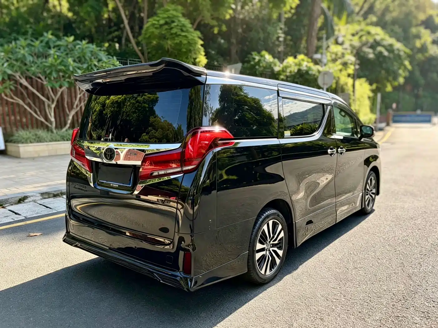 Toyota Alphard 2018 Facelift 3.5L Premium Edition фото 20