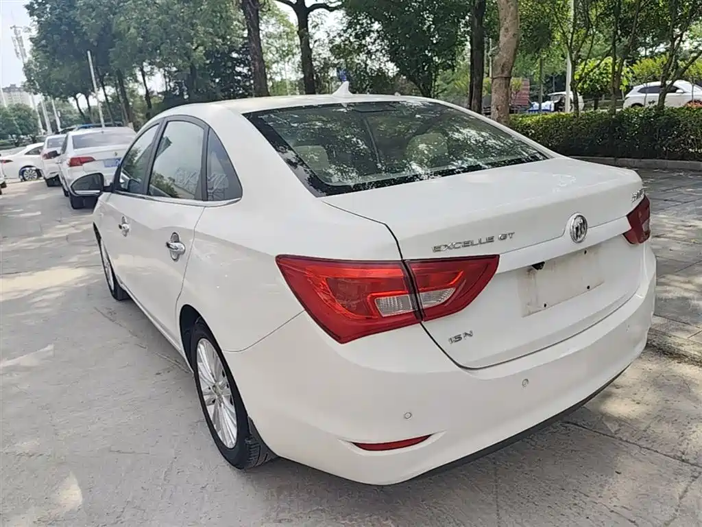 Buick Excelle 2015 15N Manual Elite фото 5
