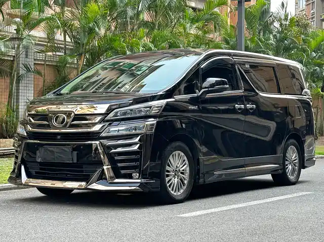 Toyota Vellfire 2021 Crown Hybrid 2.5L HV Premium Edition — фото 1