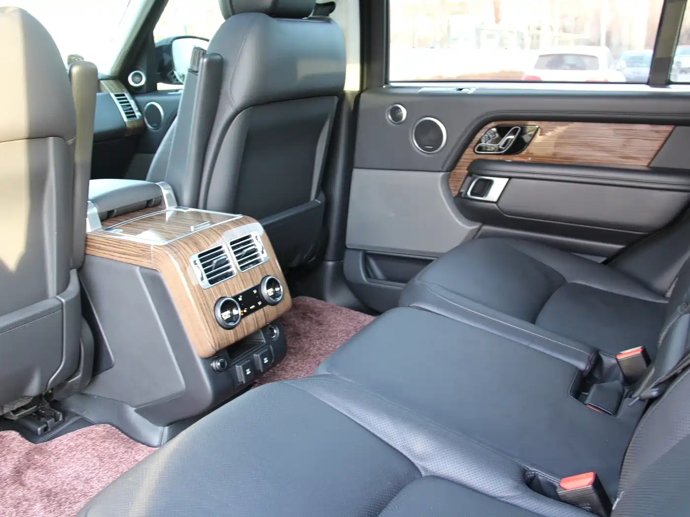 Land Rover Range Rover 2019 3.0 SC V6 Heritage Extended Edition фото 13