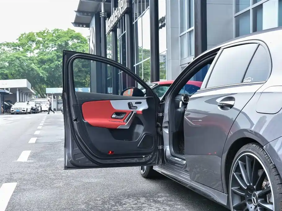 Mercedes-Benz A-Class AMG 2023 Model Year AMG A 35 L 4MATIC фото 15