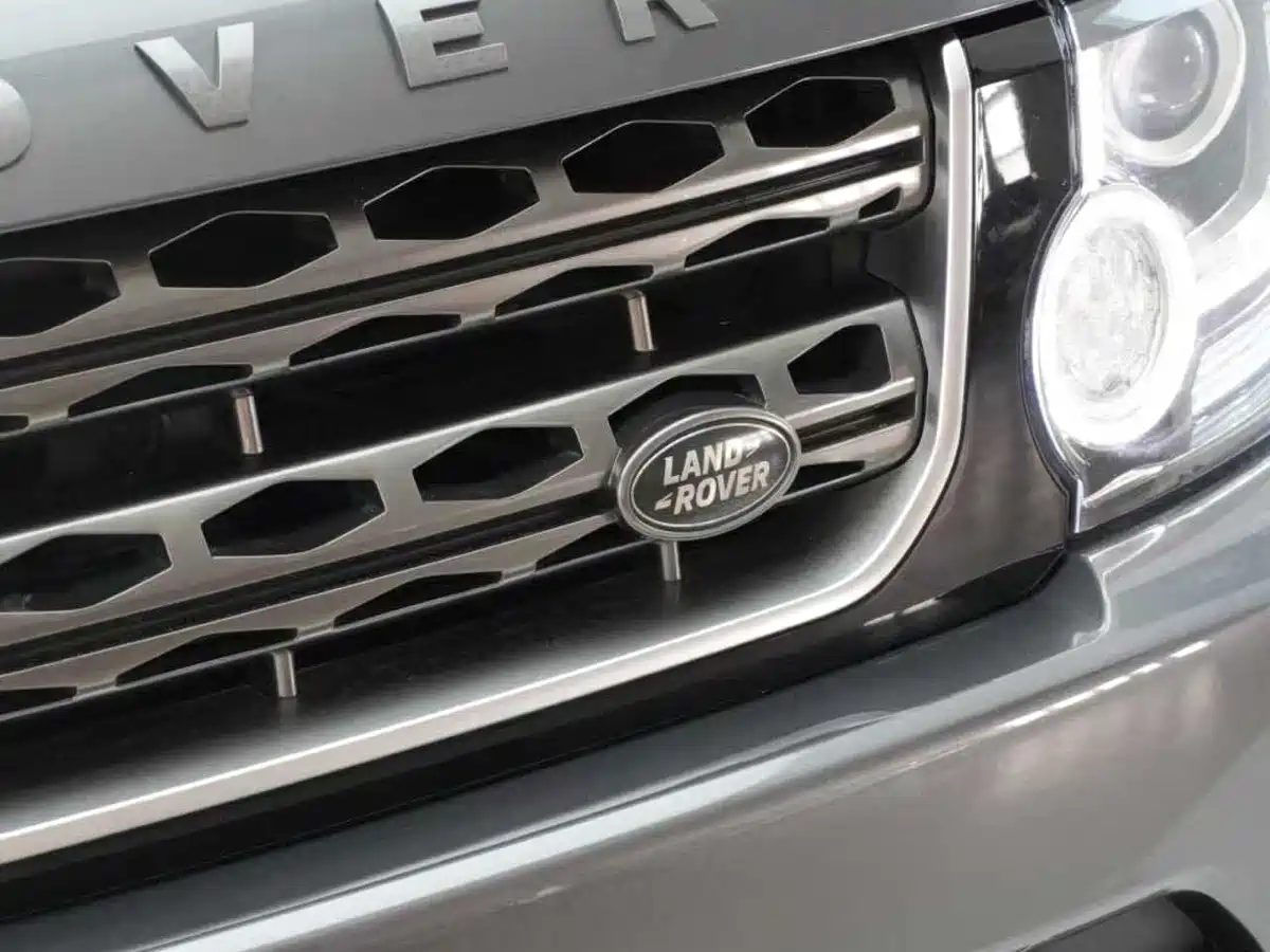 Land Rover Discovery 2016 3.0 SC V6 HSE фото 8