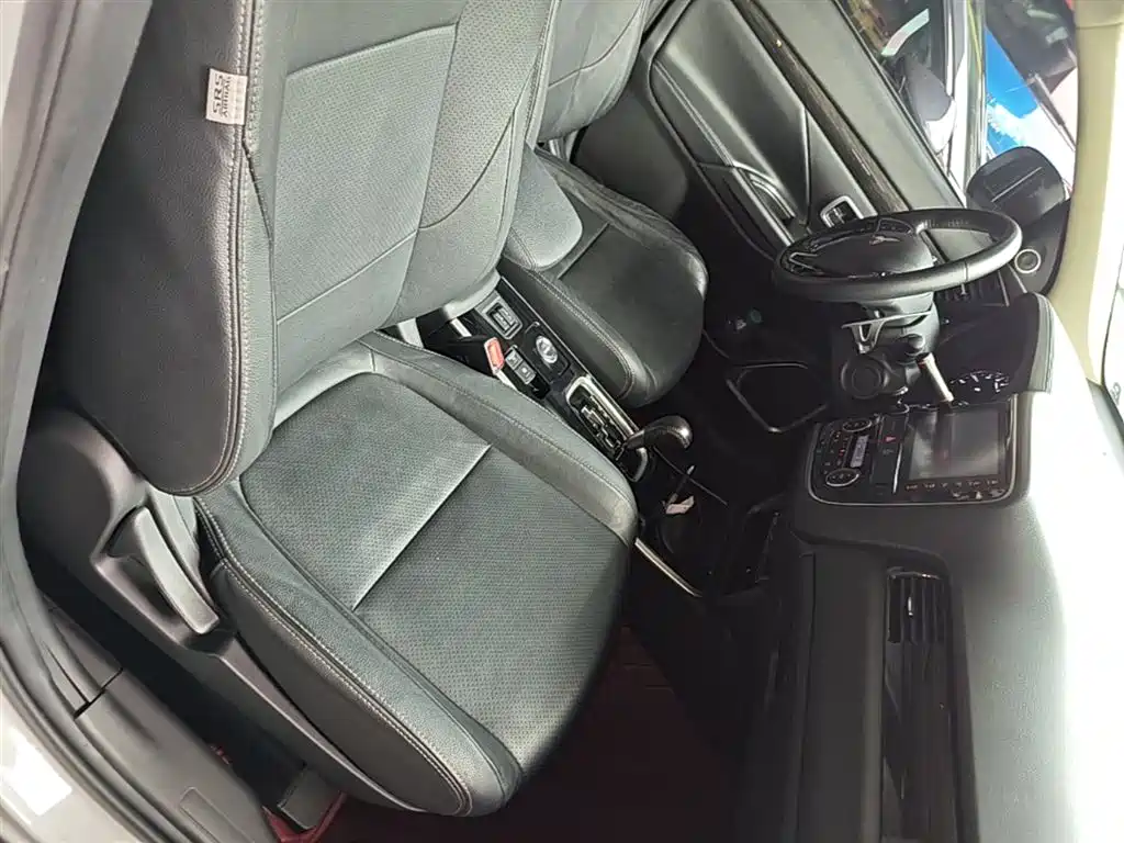 Mitsubishi Outlander 2018 2.4L 4WD Elite Edition 5-seater фото 25