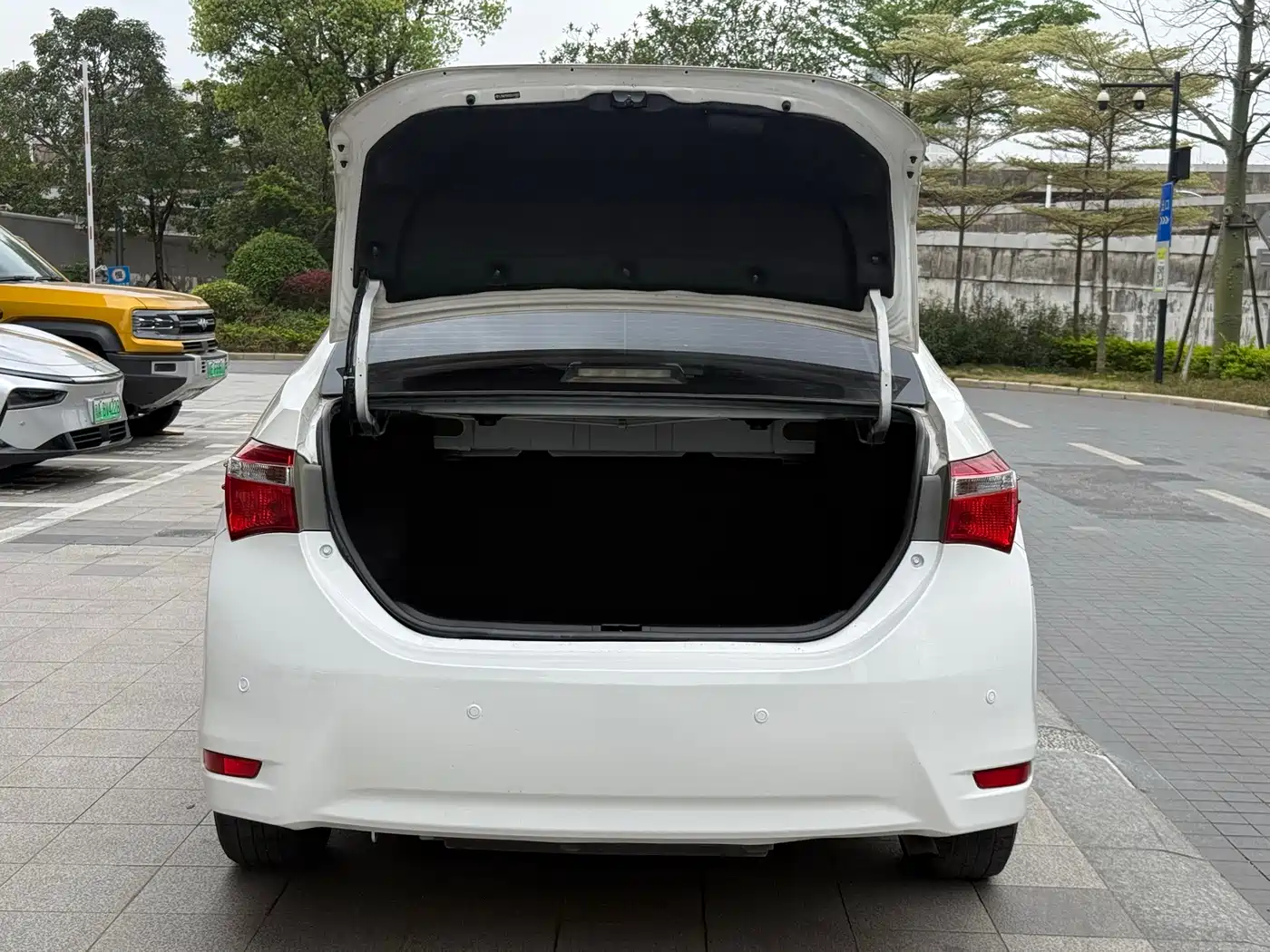 Toyota Corolla 2017 1.6L CVT GL фото 7