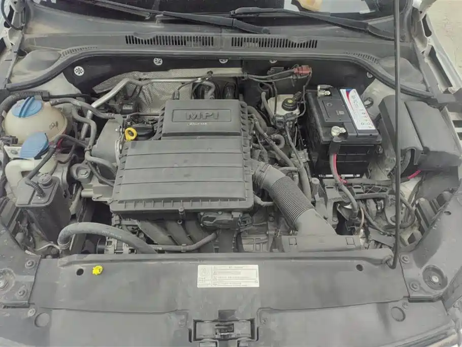 Volkswagen Sagitar 2017 1.6L Automatic Comfort фото 10