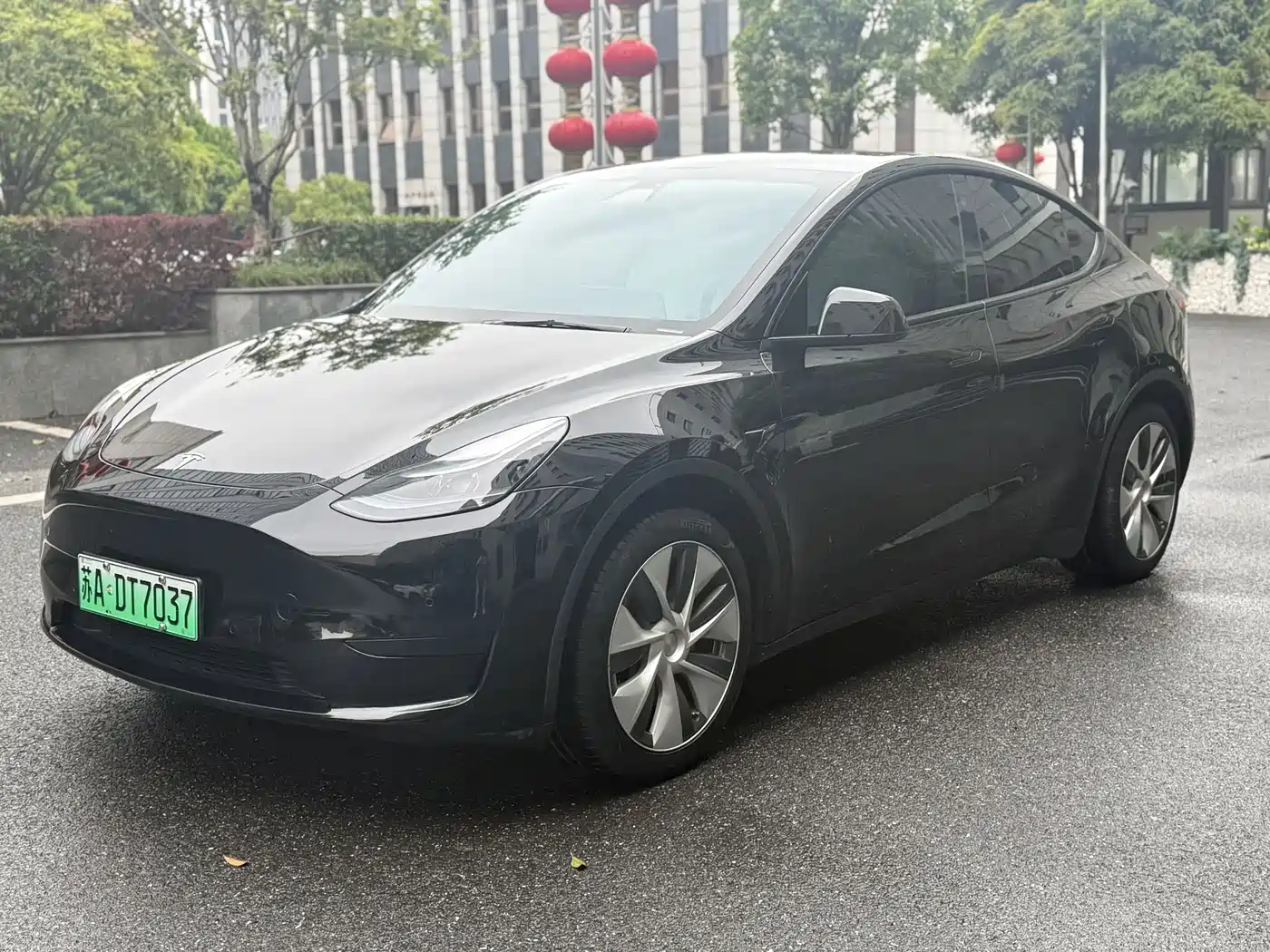 TESLA MODEL Y