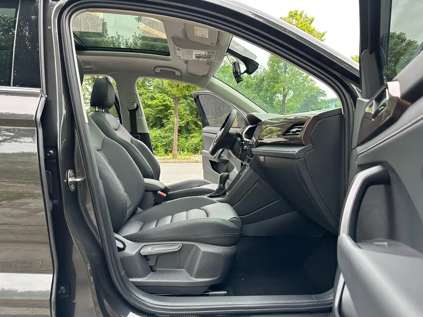 Volkswagen Tharu 2022 280TSI FWD Luxury Edition фото 11