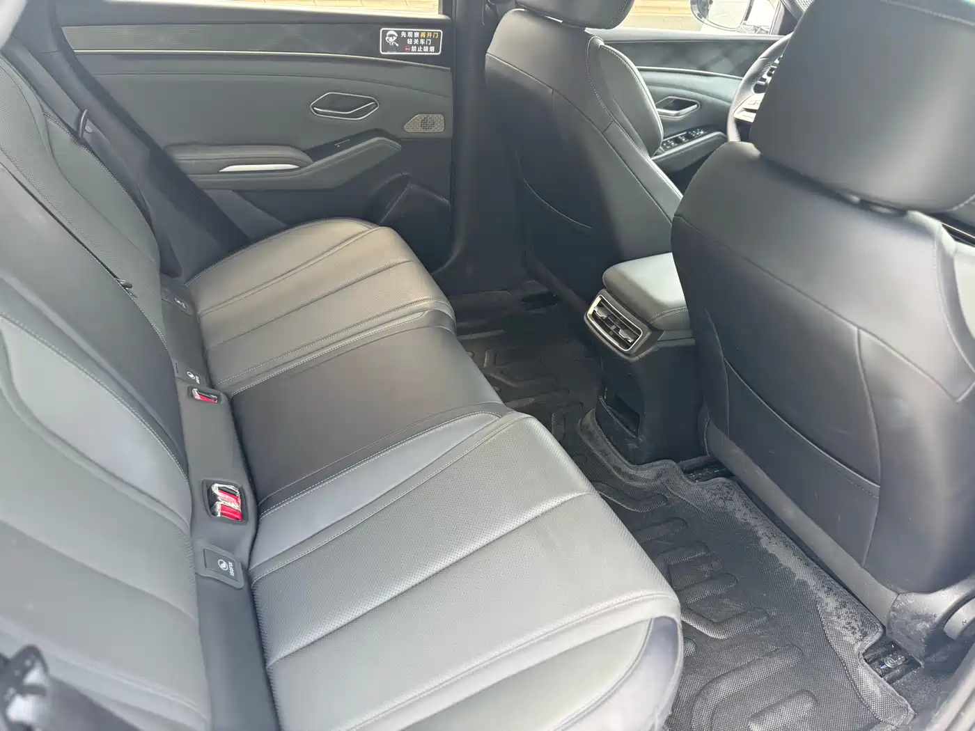 BYD Qin L 2024 DM-i 120KM Leading фото 12
