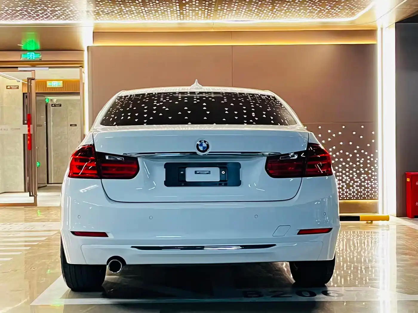 BMW 3 Series 2014 320Li Fashion фото 27