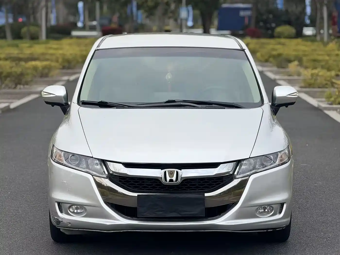 Фото 2 - Honda Odyssey
