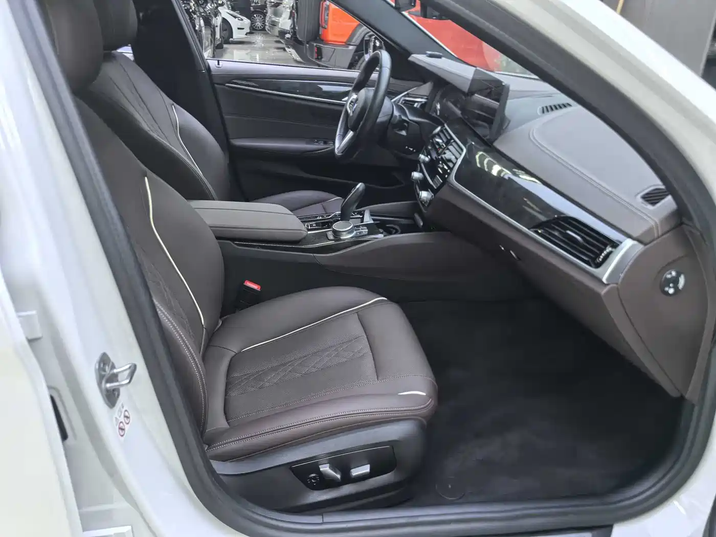 BMW 5 Series New Energy 2021 Facelift 535Le M Sport Package фото 9