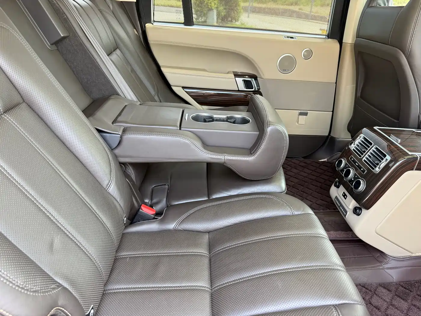 Land Rover Range Rover 2015 3.0 SC V6 Vogue SE Genesis Extended Edition фото 26