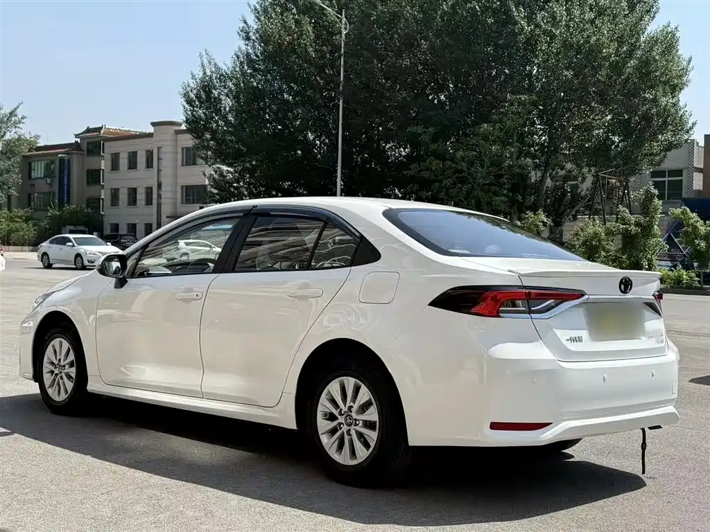 Toyota Corolla 2021 1.2T S-CVT Elite Edition фото 3