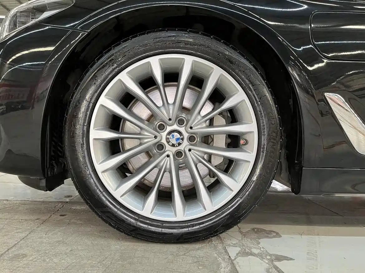 BMW 5 SERIES NEW ENERGY