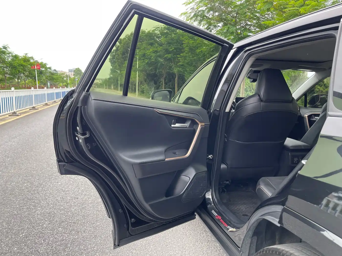 Toyota Wildlander 2024 Hybrid 2.5L E-CVT FWD Luxury PLUS Edition фото 30