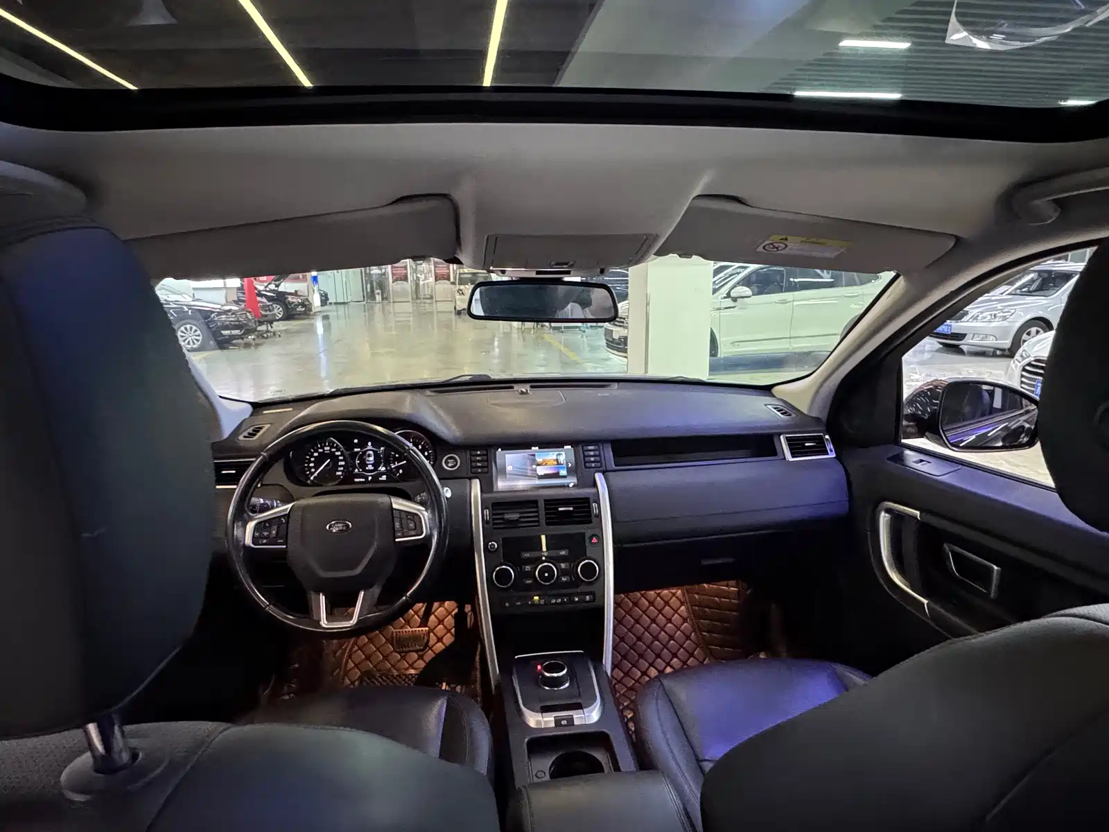 Фото 16 - Land Rover Discovery Sport