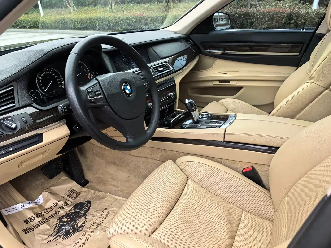BMW 7 Series 2009 740Li Premium фото 9