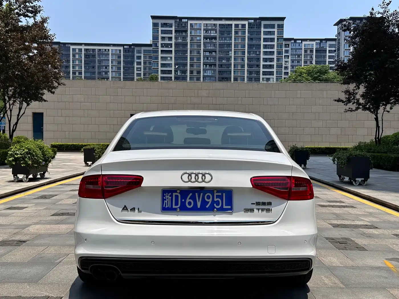 Audi A4L 2016 35 TFSI Collector's Edition S line Comfort фото 5