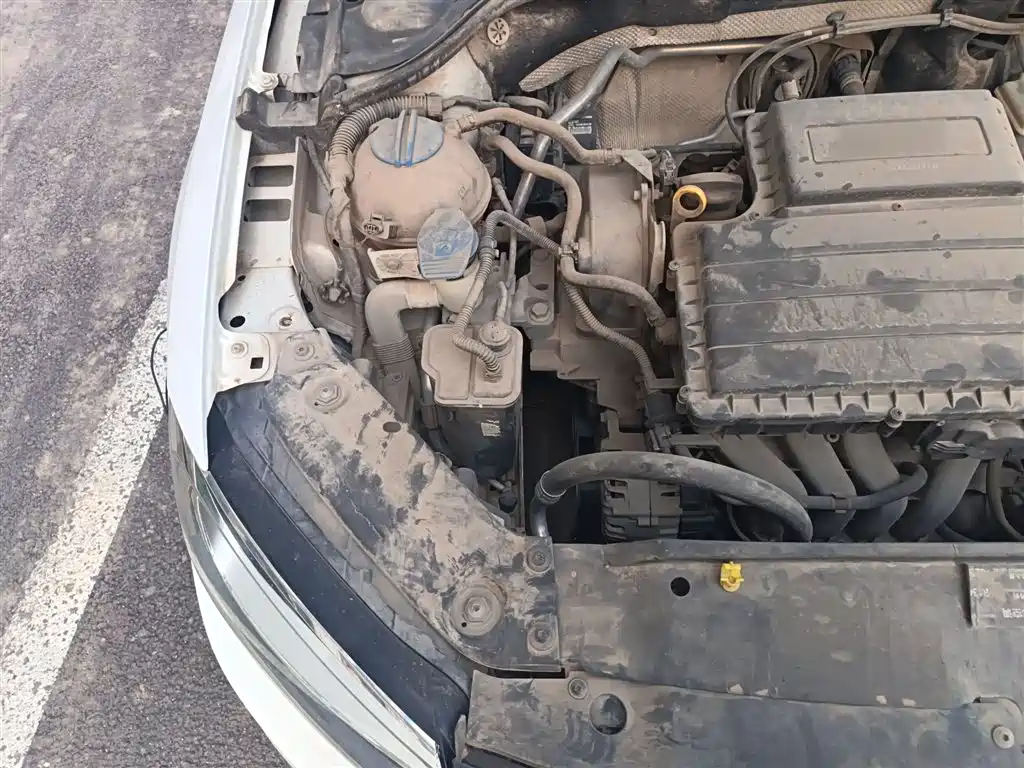 Volkswagen Sagitar 2017 1.6L Manual Comfort фото 21