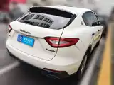 Фото 2 - Maserati Levante