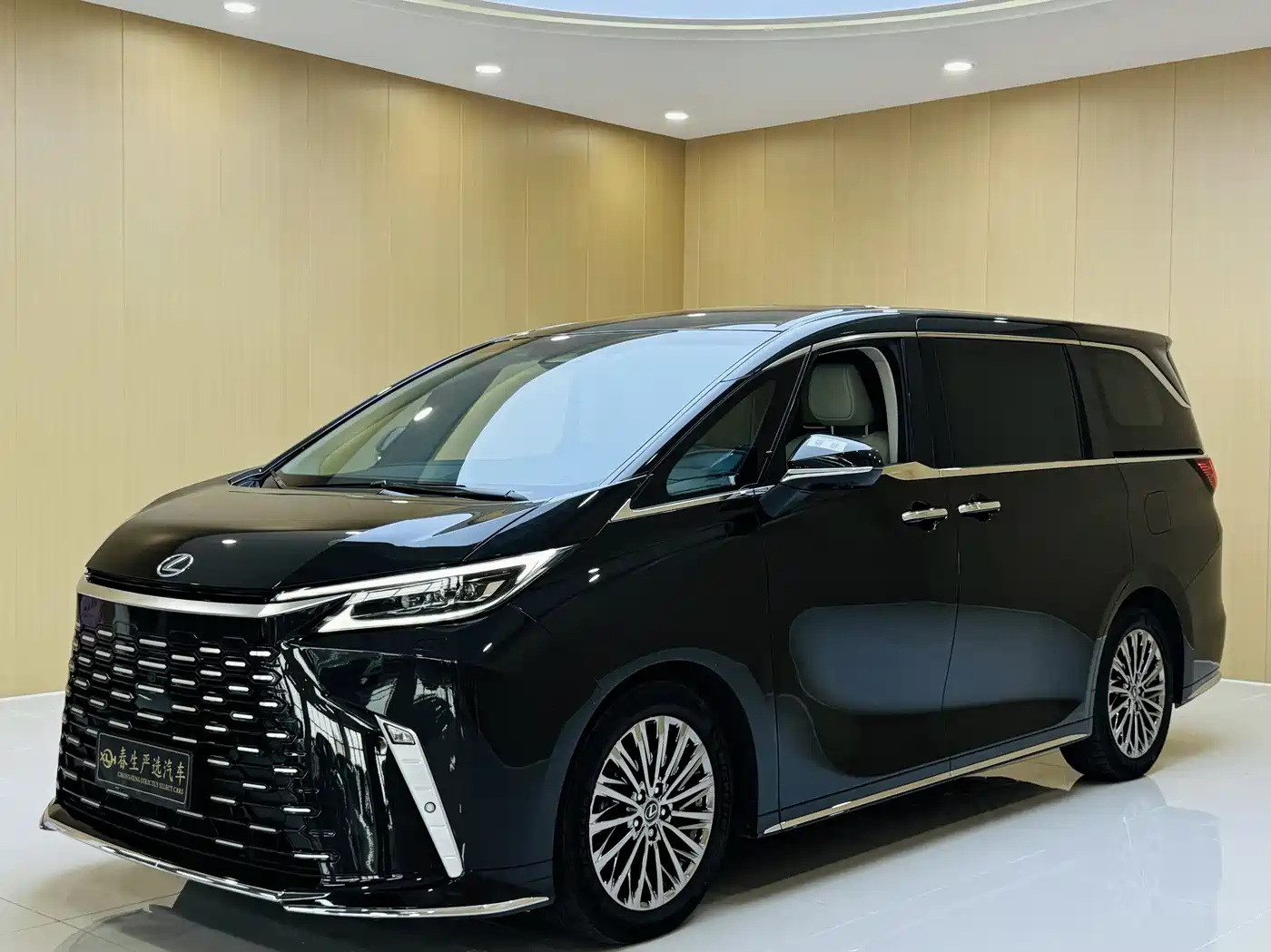 Lexus LM 2025 Model 500h Six-Seater Prestige Edition