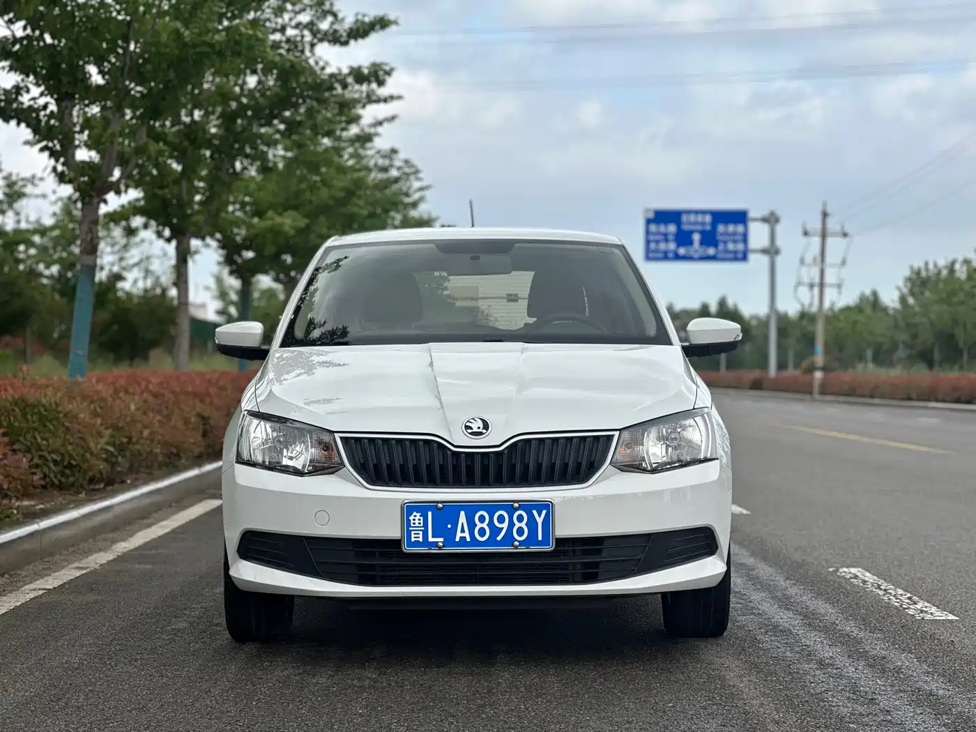 Škoda Fabia 2017 1.4L Auto Forward Edition фото 2