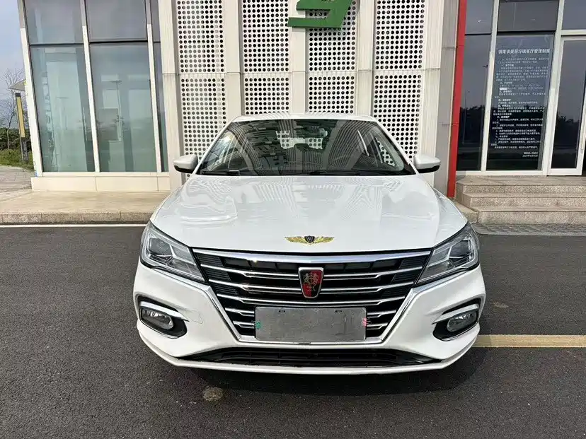 Фото 2 - Roewe i5