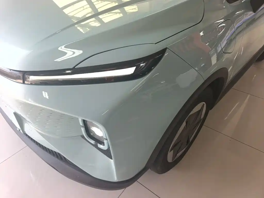 Фото 24 - Geely Geometry E Firefly