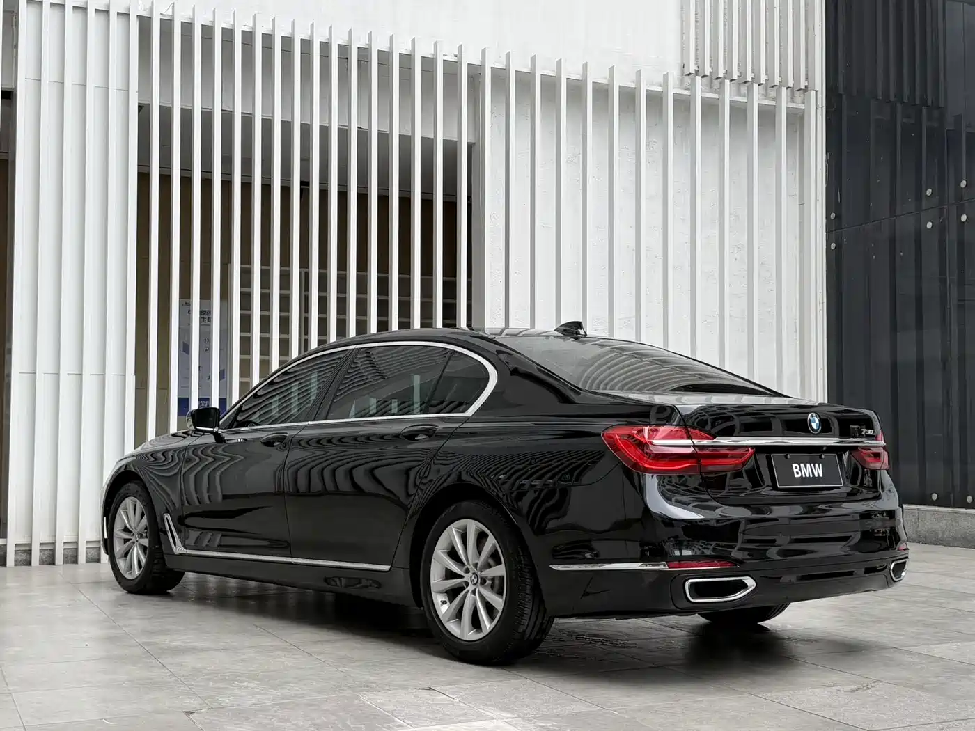 BMW 7 Series 2016 730Li Luxury фото 14