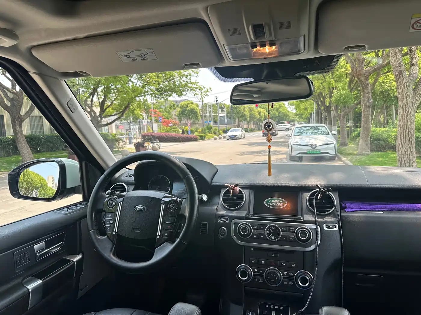 Land Rover Discovery 2015 3.0 SDV6 HSE Diesel фото 11